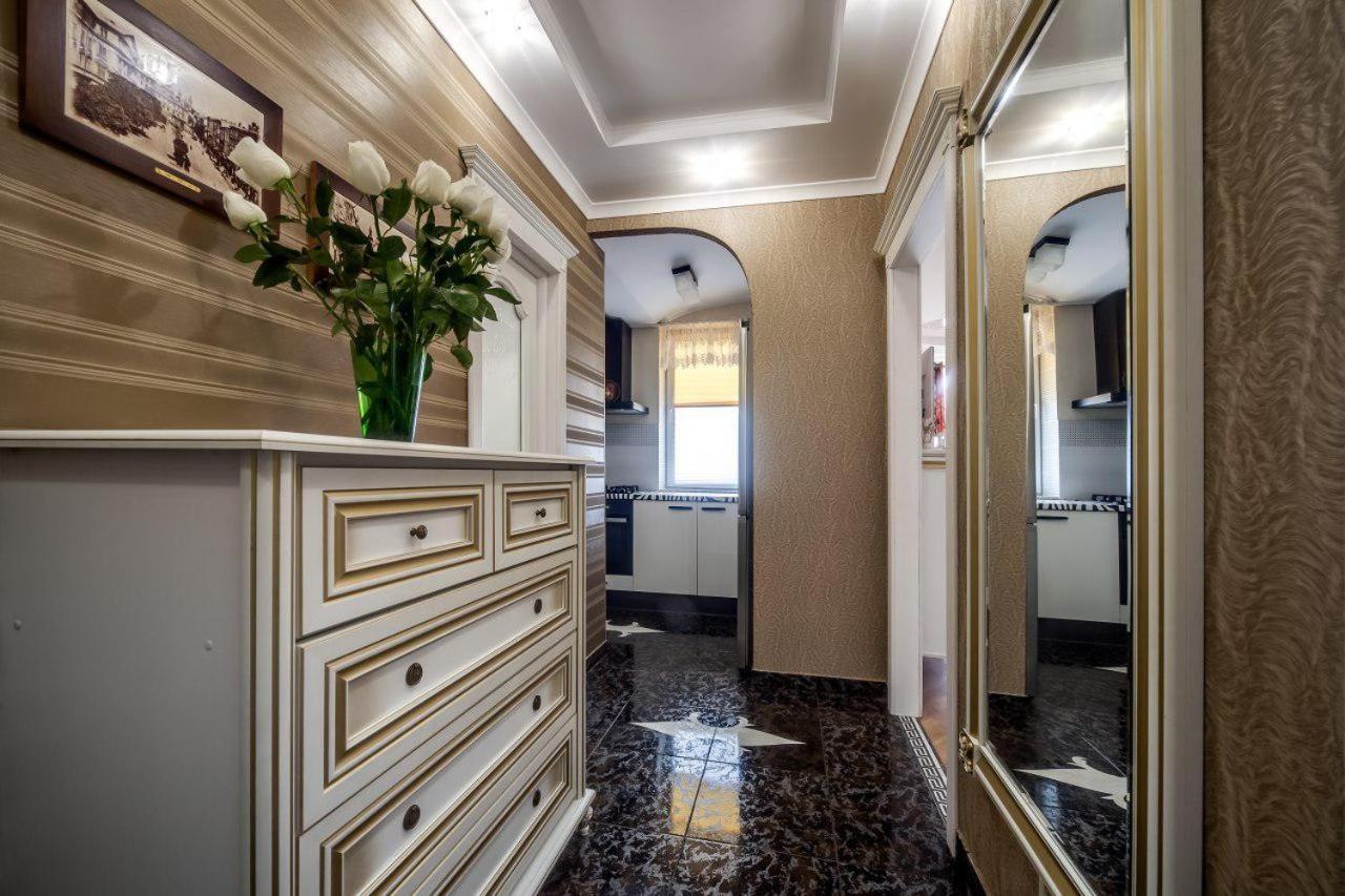 Apartamenty On Kryvonosa リヴィウ エクステリア 写真