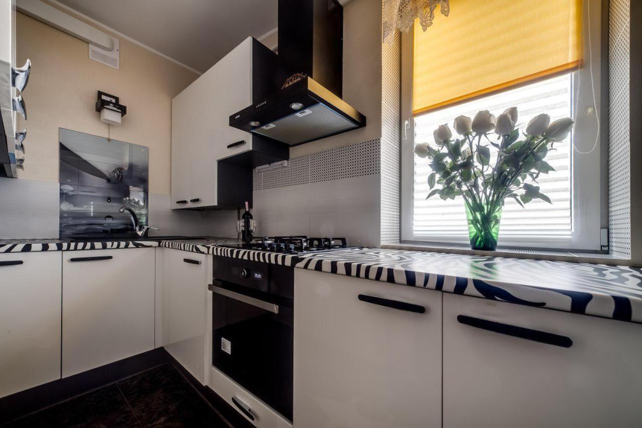 Apartamenty On Kryvonosa リヴィウ エクステリア 写真