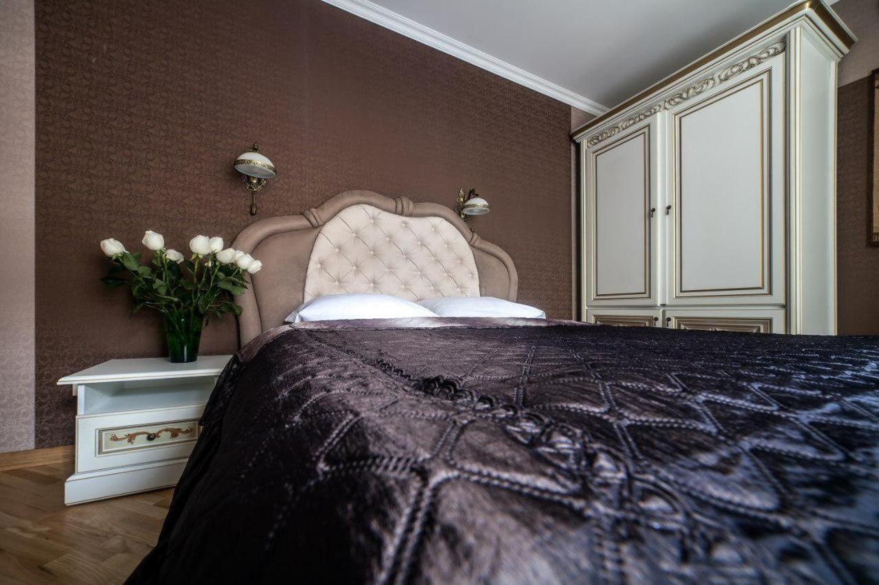 Apartamenty On Kryvonosa リヴィウ エクステリア 写真