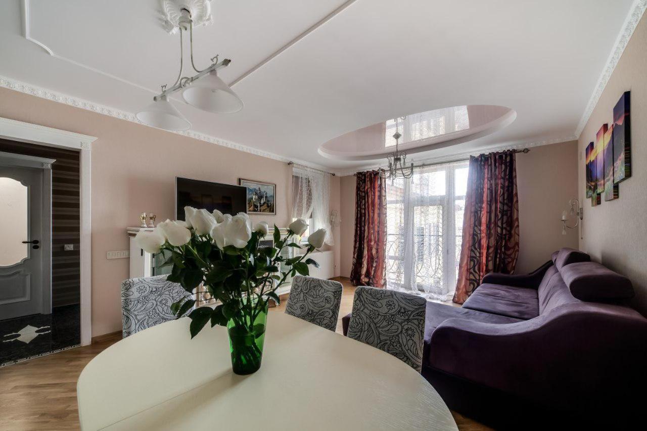 Apartamenty On Kryvonosa リヴィウ エクステリア 写真